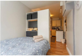 Отель Cozy Private Studio at Redbridge  Саутхемптон
